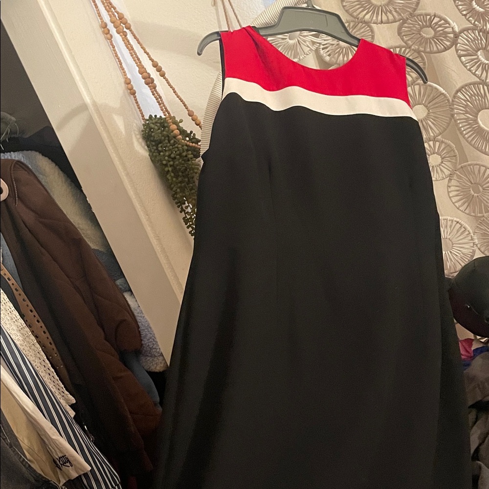 Amanda Smith Red, White, and Black Midi Dress